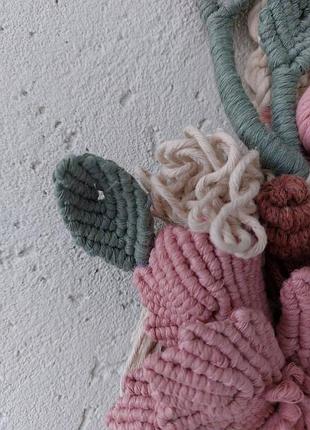 Настенное панно макраме цветы розовое