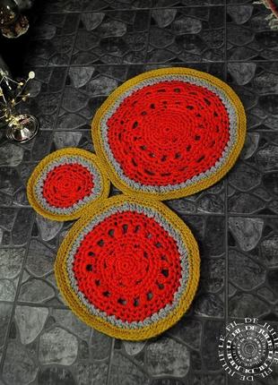 Вязаный ажурный яркий ковёр из трёх элементов / в'язаний ажурний яскравий килим з трьох елементів