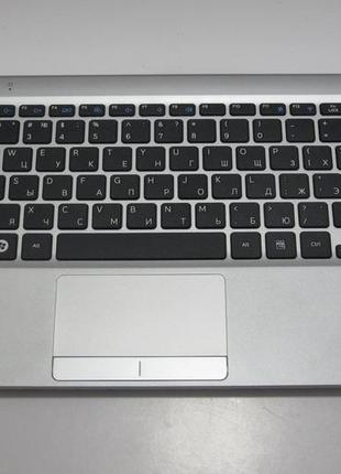 Частина корпусу (стіл) samsung 530u2а/530u2 (nz-1948а)