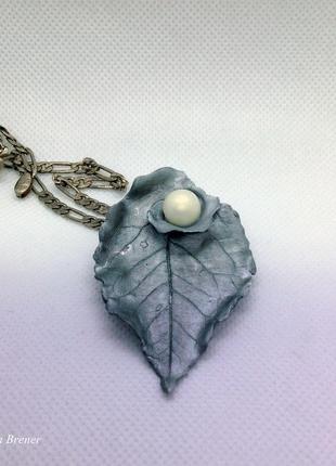 Підвіска листочок сріблястий на ланцюжку.1 фото