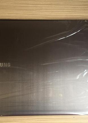 Частина корпусу (кришка матриці) samsung np700z5 (nz-2235a)