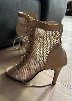 Туфлі для танців high heels бежеві, підбори 9 см