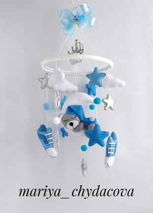 Мобіль у дитяче ліжечко