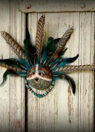 Декоративная настенная маска бирюзовый принц создана по мотивам африканских масок.