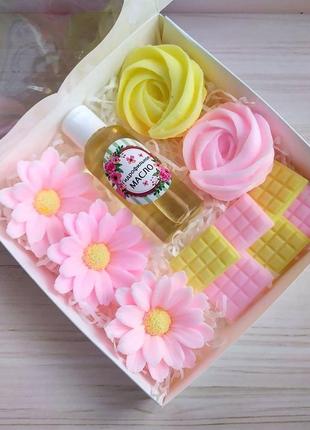 Подарунковий набір мила "квіти і солодощі"🌼🍥
