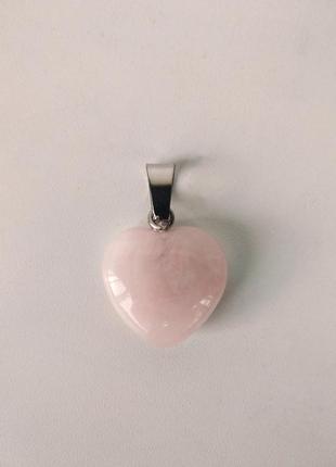 Подвеска сердце, натуральный розовый кварц на шнурке2 фото