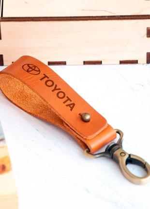 Кожаный брелок для ключей, брелок с гравировкой лого автомобиля5 фото