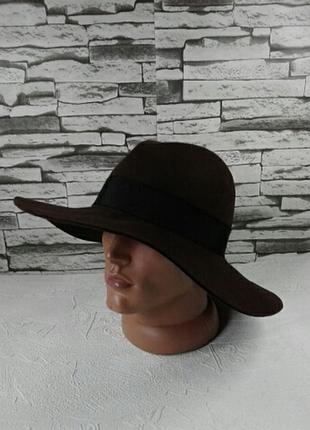 Шляпа федора с большими полями