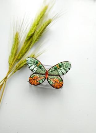 Брошь из бисера и бусин бабочка2 фото