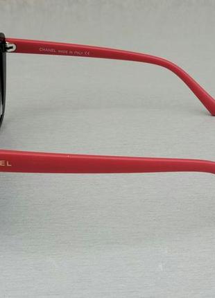 Chanel жіночі сонцезахисні окуляри чорні з червоними дужками3 фото