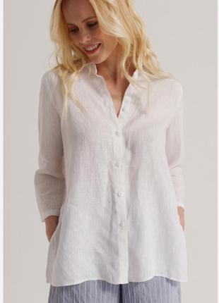 Льняная женская рубашка белого цвета
