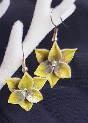 Цветочные серьги