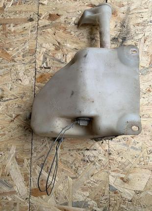 Бачок омивача з моторчиком mazda 626 gf
