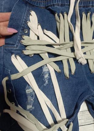 Джинсы джогеры со шнуровкой на штанинах. лимитированная коллекция shein8 фото