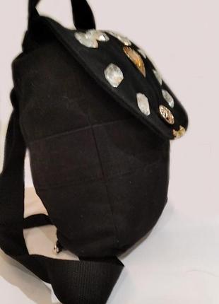 Джинсовий рюкзак з блискучим камінням4 фото