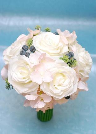 Великий стильний весільний букет - дублер в ніжних тонах з штучних квітів6 фото