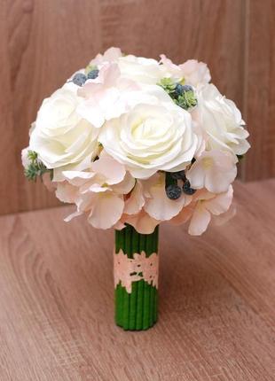 Великий стильний весільний букет - дублер в ніжних тонах з штучних квітів2 фото
