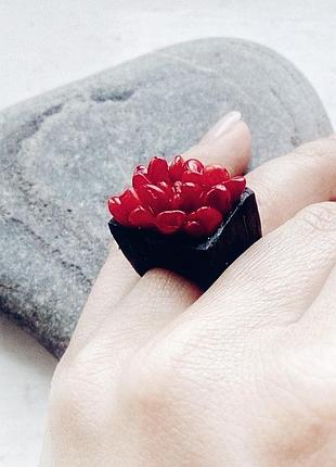 Перстень з коралами - дерево - кораллы