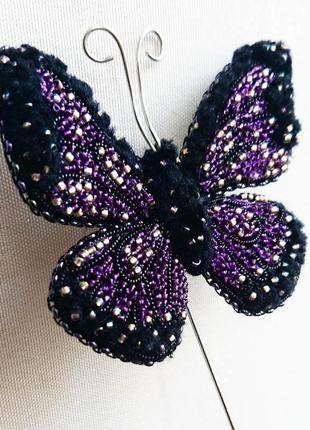 Брошка фіолетова метелик1 фото
