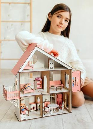 Деревянный кукольный домик dabo home для lol c мебелью и лифтом3 фото