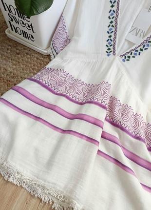 Коротка біла жакардова сукня з арнаментом і вишивкою бісером від zara**5 фото