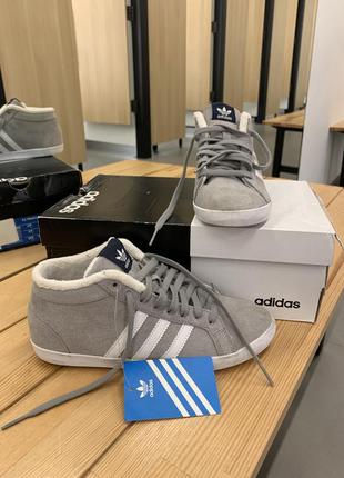 Утеплені черевики adidas original оригінал 36.5р