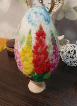 Пасхальное яйцо из овечьей шерсти "цветы и пчелка"1 фото