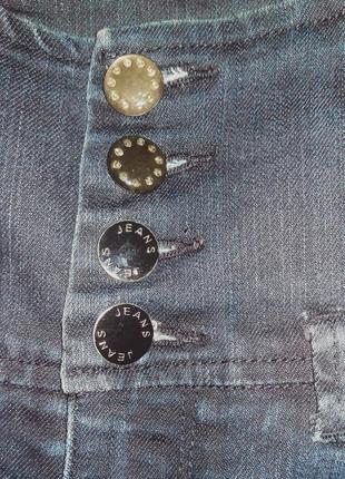 Спокусливі оригінальні жіночі джинси з високою талією3 фото