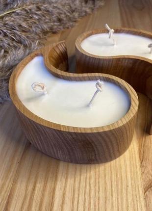 Свеча инь-янь с соевым воском в форме из натурального дерева ясеня