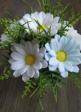 Нежный букет ромашек