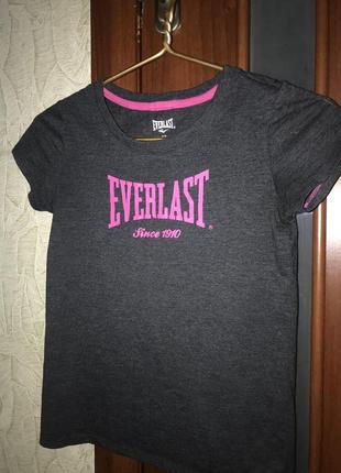 Серая футболка everlast