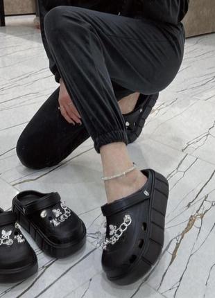 Кроксы женские + джибитсы. очень крутые❤️ на платформе crocs с джибитсами, женские кроксы, сабо, кроксы на платформе