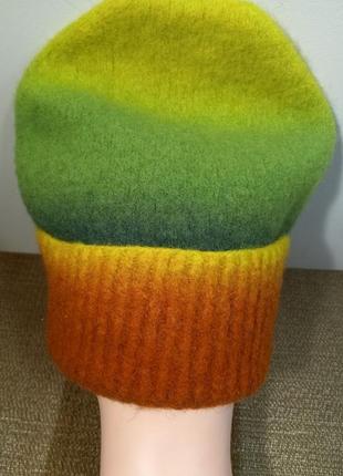 Вязано-валяная женская шапка-бини с эффектом градиента3 фото