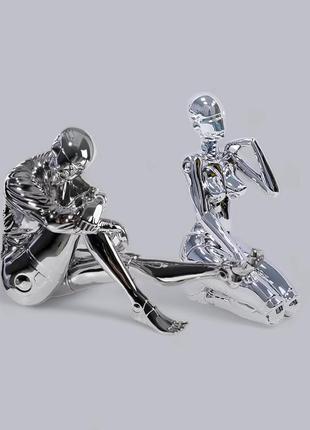 Великі статуетки кіберпанк чоловік та жінка, хадзіме сораяма (hajime sorayama), геноїди срібні