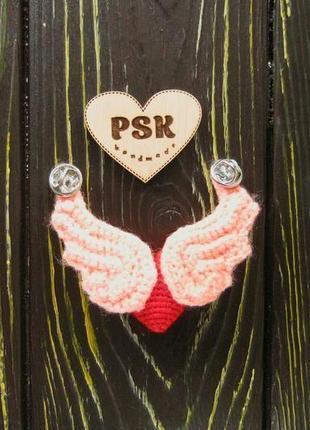 Сердце с крыльями ангела, вязаная брошка ручной работы. стильный подарок дорогой девушке, другу. psk4 фото