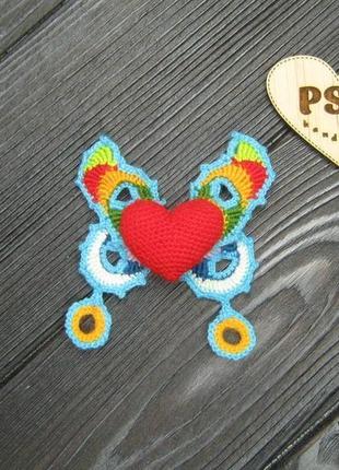 Крылатое сердце с крыльями бабочки. вязаная брошка, оригинальный подарок тонкой ручной работы psk