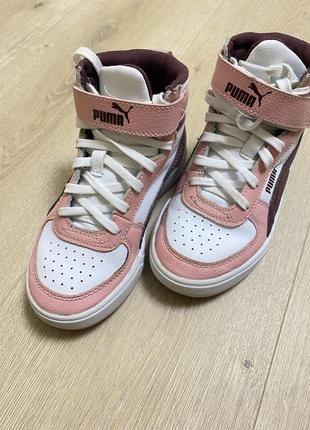 Ботінки puma. кросівки на дівчинку