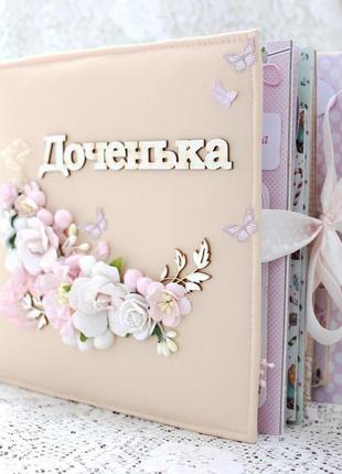 Скрапальбом для девочки , альбом для новорожденной девочки , альбом на годик