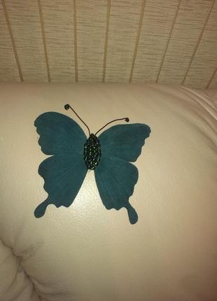 Кожаная бабочка, брошь-заколка из изумрудной кожи4 фото