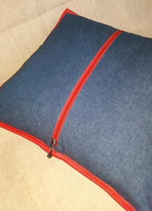 Джинсовая декоративная наволочка, подушка ′сердце′.4 фото