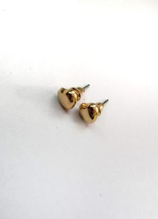 Минималистичные серьги пусеты золотого цвета! красивые серьги гвоздики сердечки под золото
