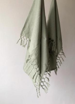 Льняное полотенце с бахромой и ручным плетением1 фото