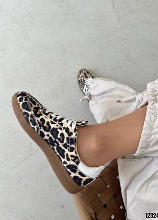 Леопардові натуральні шкіряні кросівки кеди кєди з білими смужками шкіра леопард4 фото