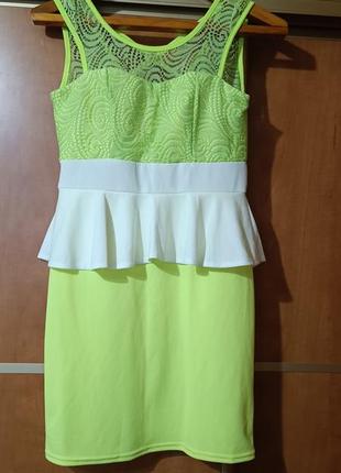 Яркое платье с баской 3