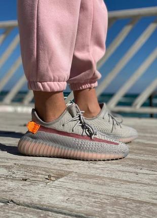 👟adidas yeezy boost 350 v2 (серые с оранжевым)2 фото