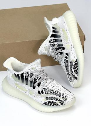 Текстильні кросівки