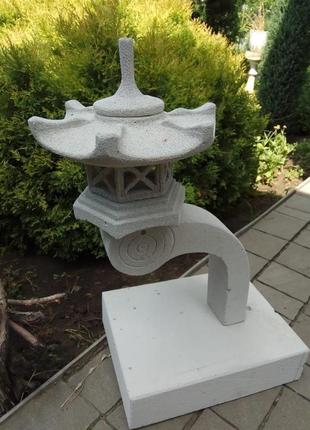 Японский каменный фонарь5 фото