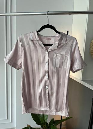 Жіноча рожева піжама в смужку