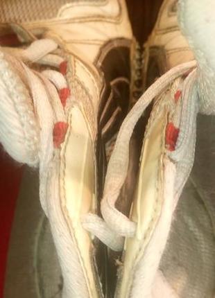 Кросівки puma,чоловік.,р. 41,біло-чорн. з червоним,осінь,хор. ста5 фото