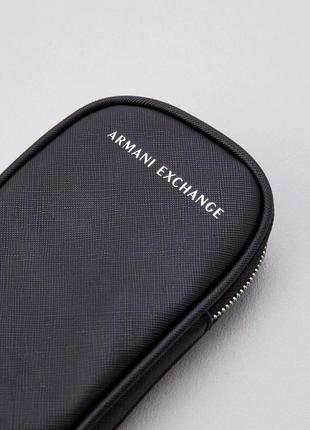 Черный чехол для смартфона armani exchange с карабином5 фото